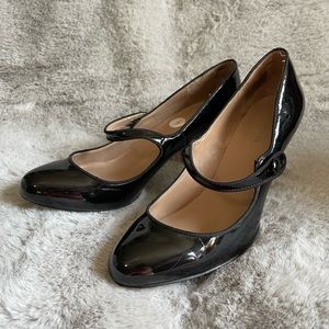 Black patent Mary Jane heels